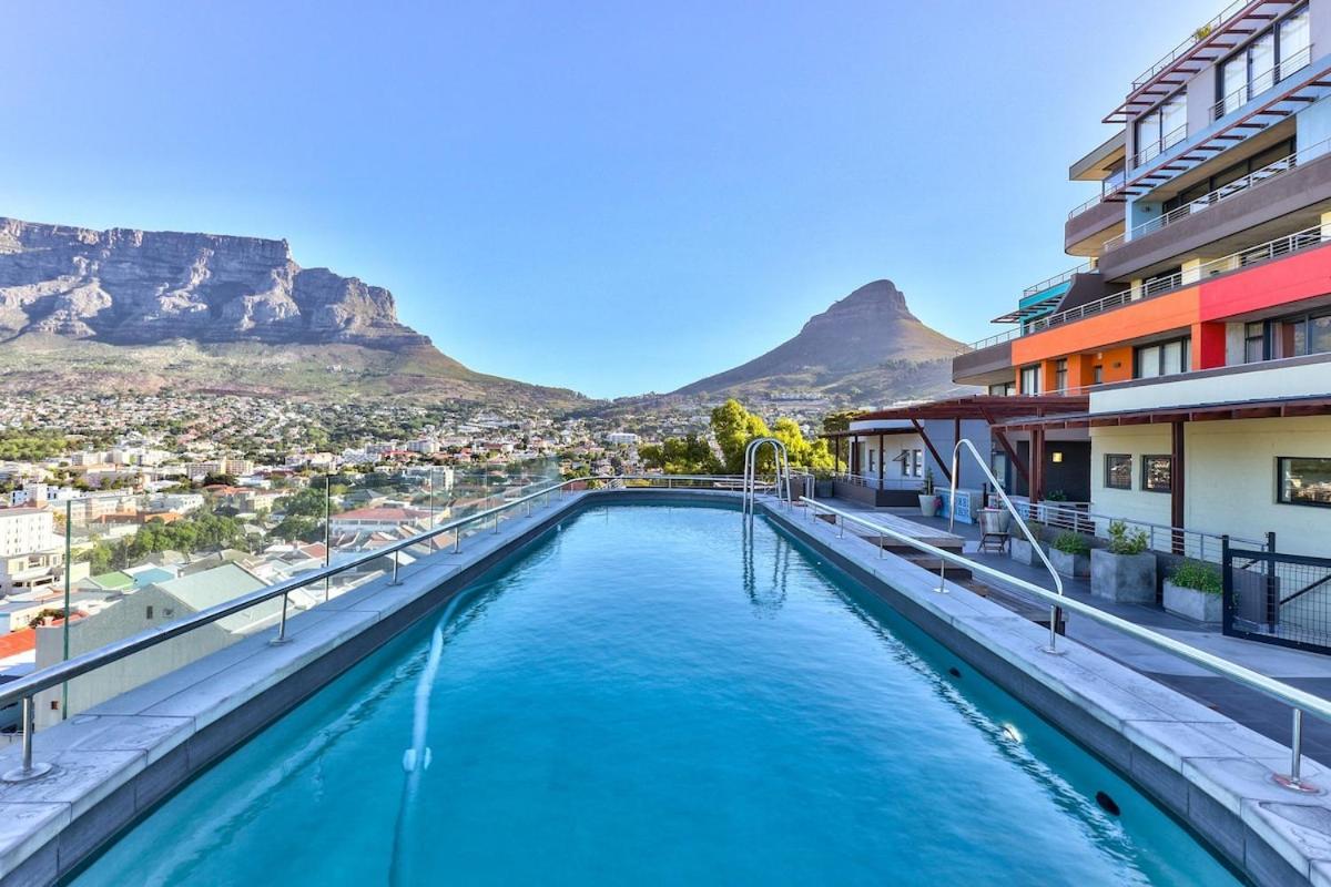 Rooftop Pool, Mountain Views, Wi-fi, Parking Cape Town