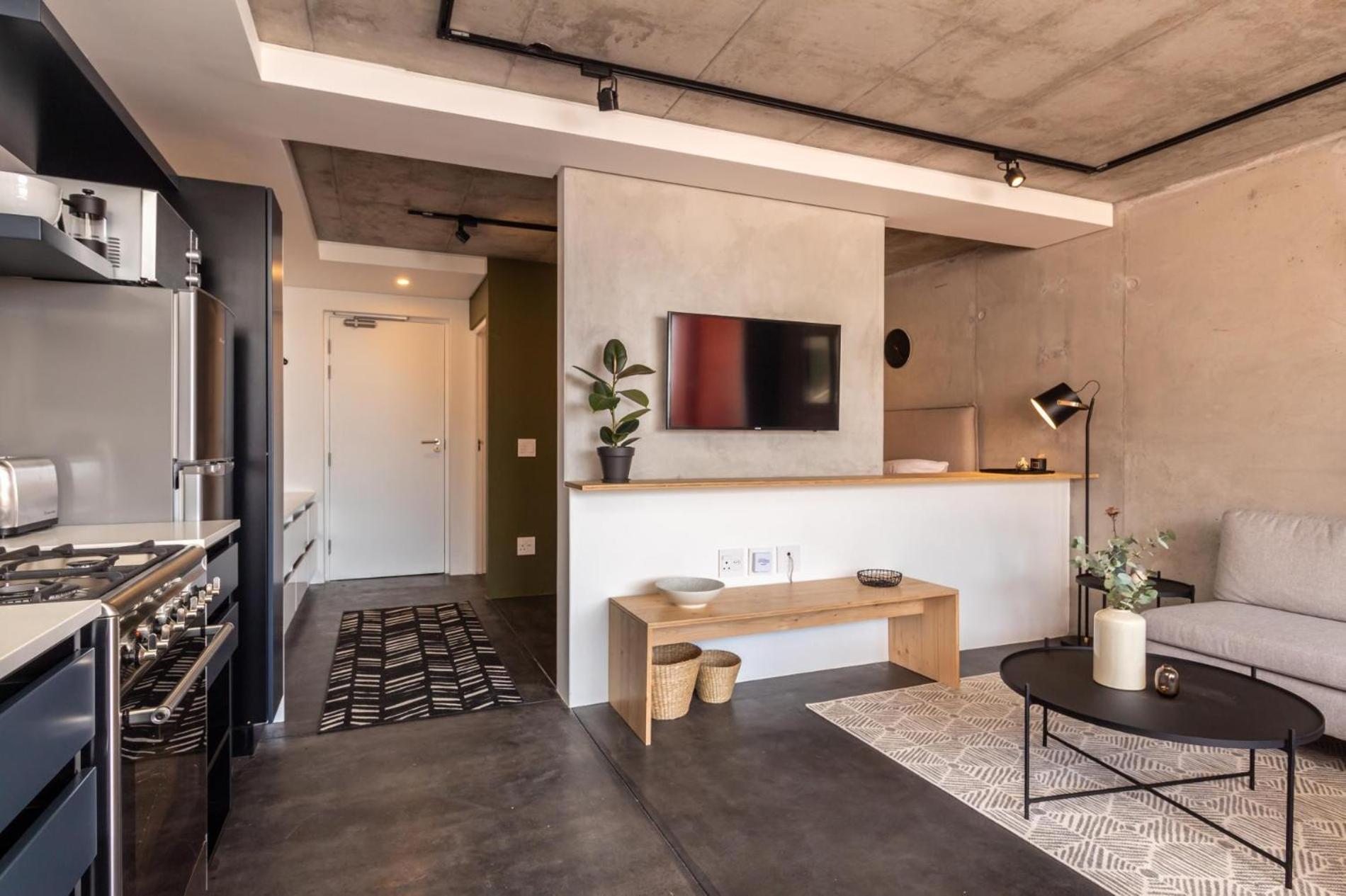 Rooftop Pool, Mountain Views, Wi-fi, Parking Apartment Cape Town